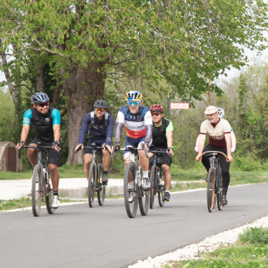 Bordeaux E-bike tour by Gravel Explore is a all inclusive experience.