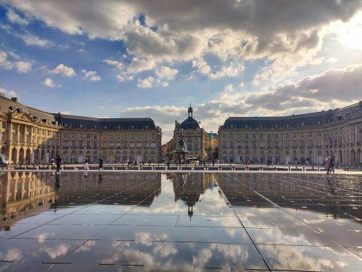 Places to see in Bordeaux by Bike