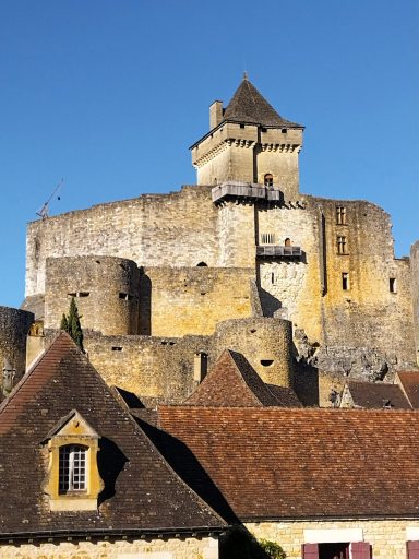 Découvre les plus beaux villages de France de la Dordogne en Gravel ou VTT.