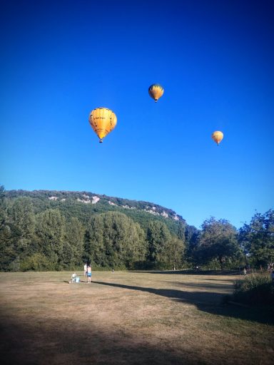 Pars explorer les paysages iconiques du Périgord : Une immersion totale entre nature et histoire !