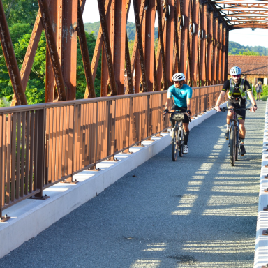 Découvre la Dordogne à vélo hors des sentiers battus avec Gravel Explore